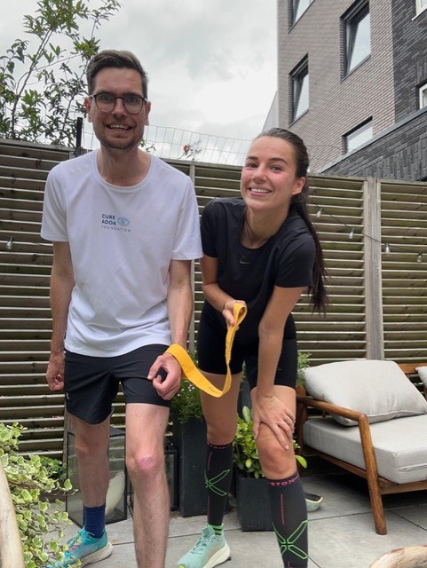 Lowie en Nina in de tuin
