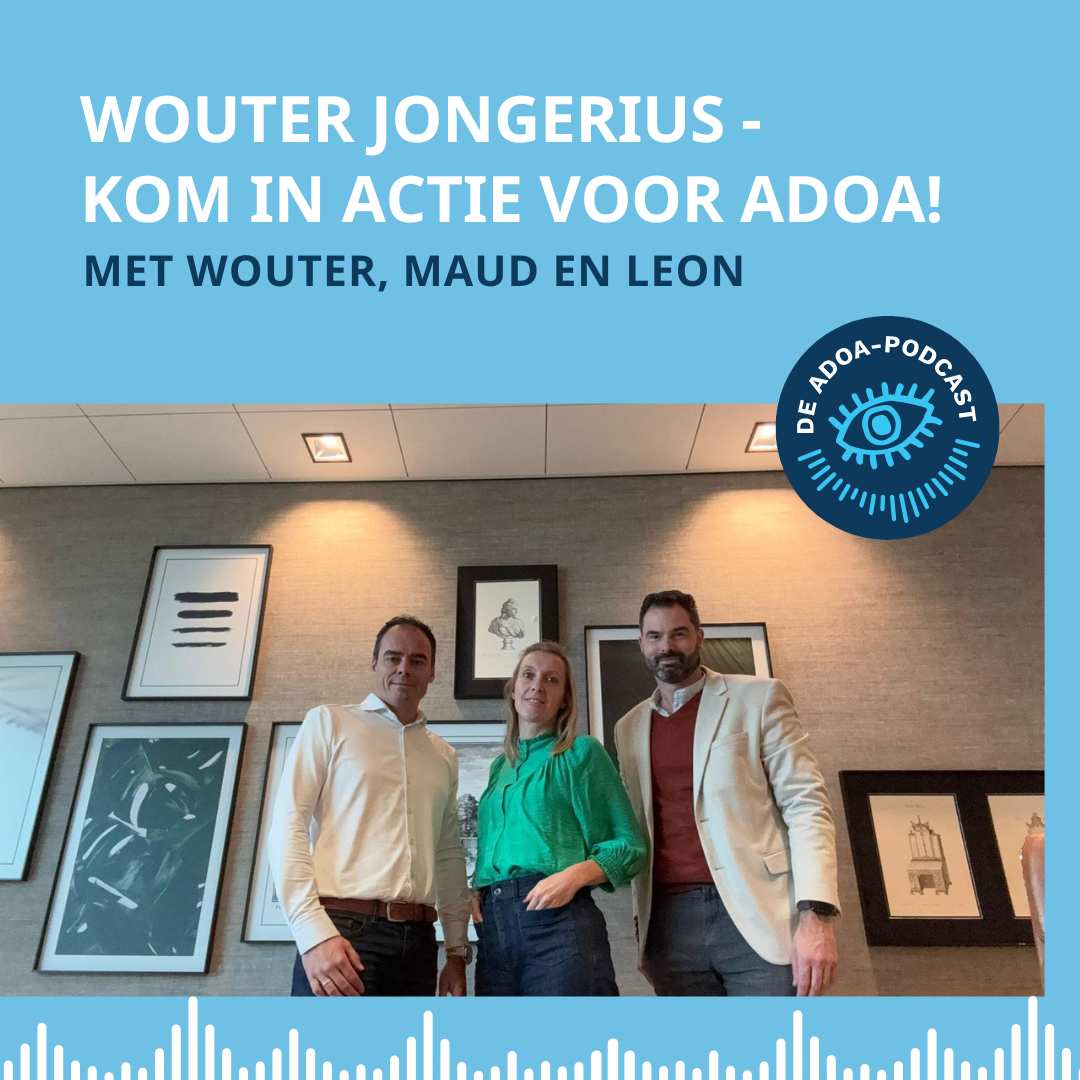 Wouter op de foto met de podcast-hosts Maud en Leon.