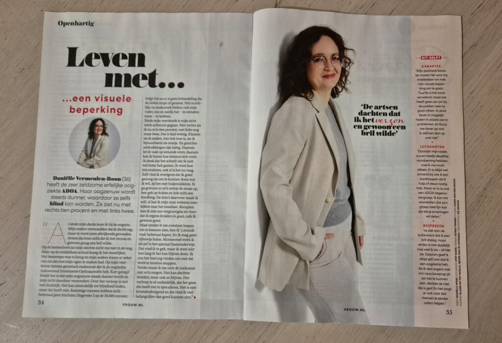 Opengeslagen bladzijden in VROUW met daarop het interview met Daniëlle.