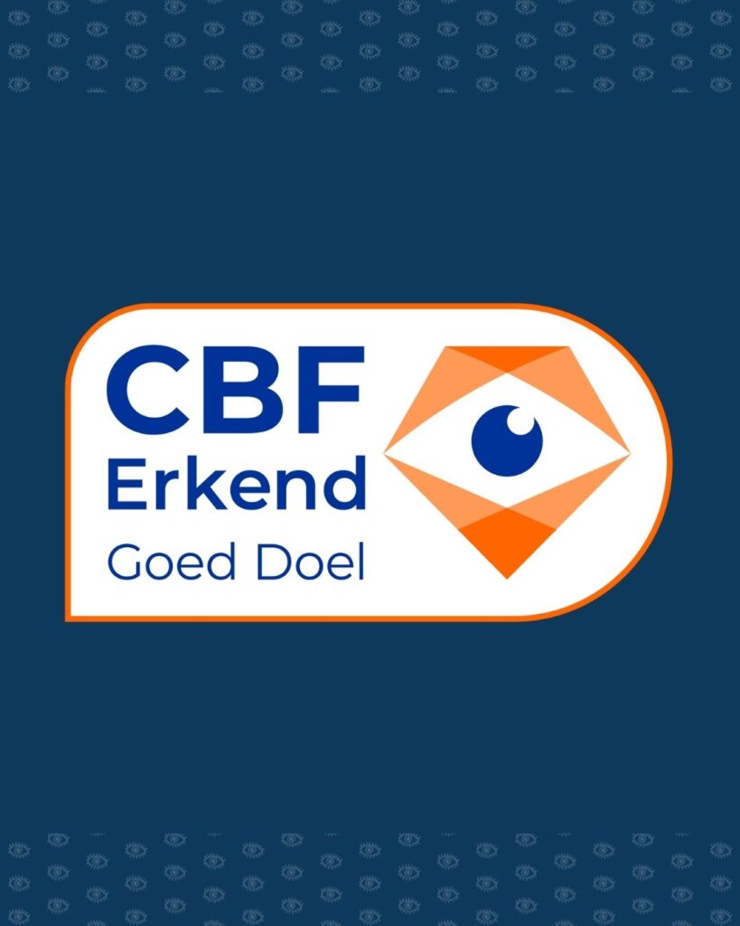 Logo CBF Erkend Goed Doel op donkerblauwe achtergrond. Aan de boven- en onderkant staan kleine lichte oogjes uit het Cure ADOA Foundation logo.